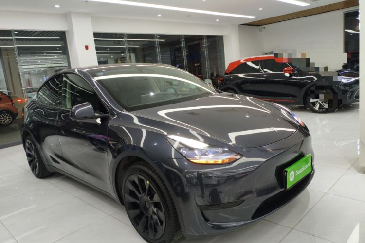 特斯拉 Model Y 2024款 后轮驱动版车身外观3