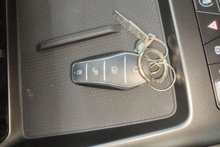 比亚迪 秦PLUS 2025款 DM-i 智驾版 128KM进取型中控内饰7001