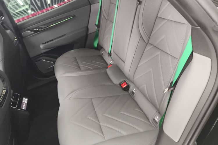 极氪001 2023款 WE版 100kWh中控内饰7004