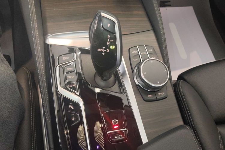 宝马6系GT 2022款 630i 豪华设计套装中控内饰18