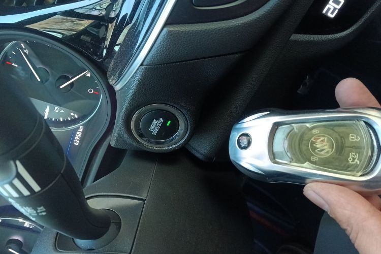 别克 君威 2020款 GS 28T 尊贵型中控内饰7001