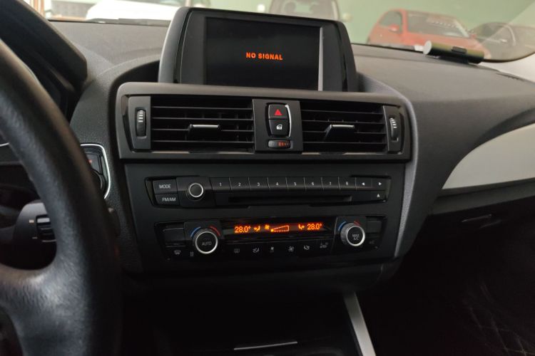 宝马1系(进口) 2013款 改款 118i 领先型局部细节16