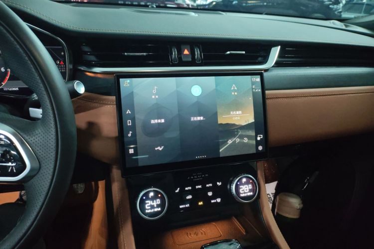 捷豹XFL 2023款 XFL 2.0T P250 两驱精英运动鎏金版中控内饰16