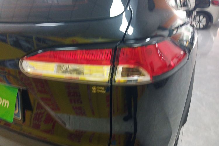 丰田 锋兰达 2023款 2.0L CVT领先版车身外观9