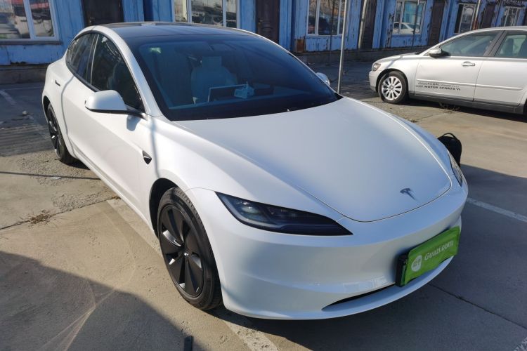 特斯拉 Model 3 2023款 长续航全轮驱动版车身外观3