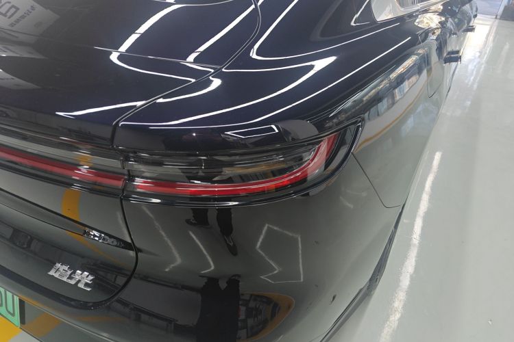 岚图汽车 岚图追光 2024款 PHEV 四驱超长续航行政版车身外观9