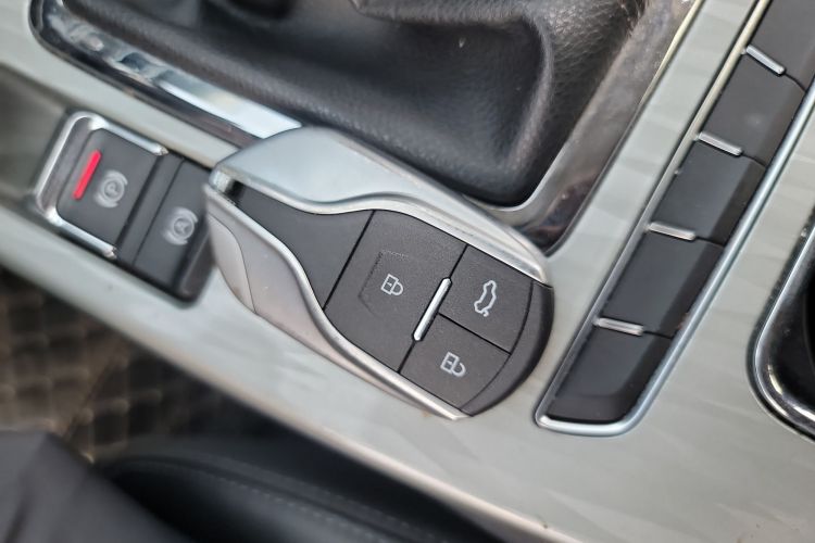 汉腾汽车 汉腾X5 2018款 1.5L 手动精英版中控内饰7001