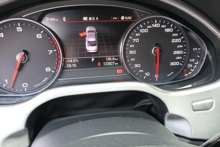 奥迪A8 2013款 A8L 45 TFSI quattro豪华型中控内饰15