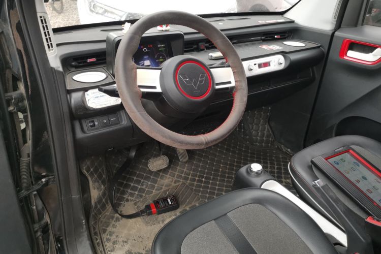 五菱汽车 宏光MINIEV 2022款 GAMEBOY 300km 玩咖款 磷酸铁锂中控内饰7002