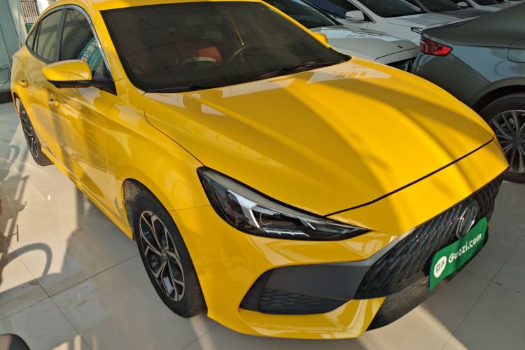 名爵 MG5 2022款 180DVVT CVT青春豪华版车身外观3