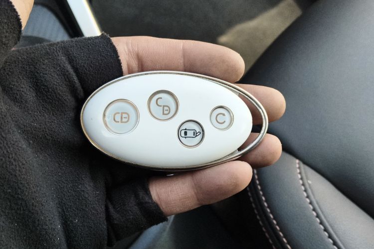 比亚迪 元 2016款 1.5L 手动豪华型中控内饰11