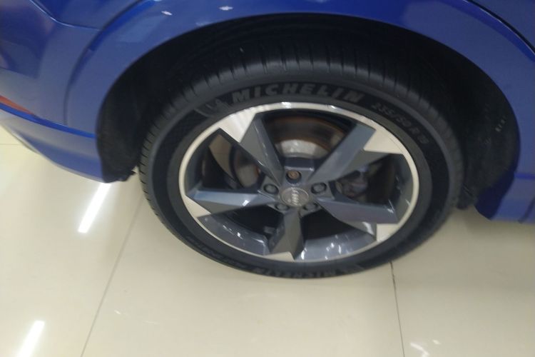 奥迪Q3 2019款 40 TFSI 时尚动感型车身外观6008