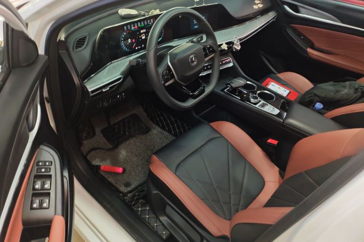 长安 逸动 2023款 畅享版 PLUS 蓝鲸NE 1.4T GDI DCT尊贵版中控内饰7003