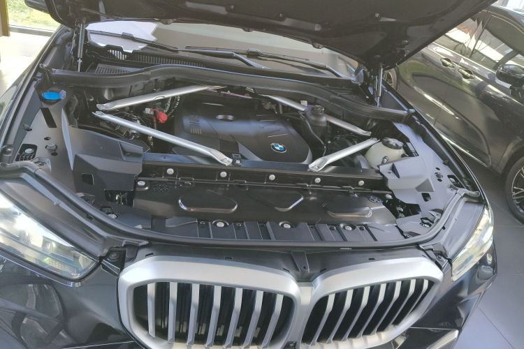 宝马X5 2023款 xDrive 30Li 尊享型M运动套装机舱底盘24