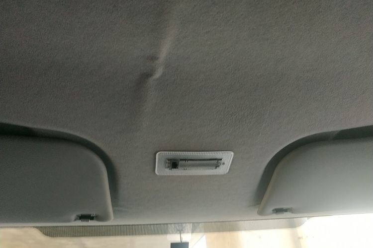 江铃福顺 2023款 2.0T 自动中轴中高顶商运型厢式运输车2/3座局部细节22