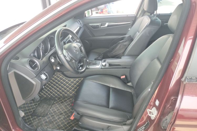 奔驰C级 2013款 C 180 经典型 Grand Edition局部细节19