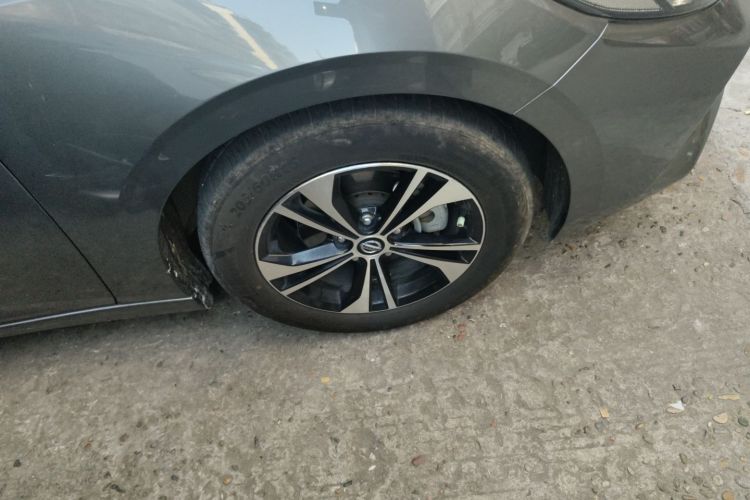 日产 轩逸 2021款 1.6L XL CVT悦享版车身外观10