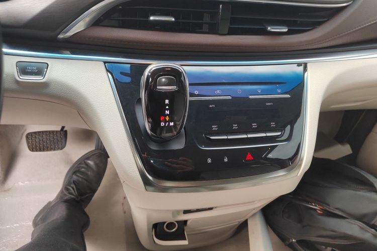 别克GL8 2022款 陆上公务舱 652T 豪华型局部细节18