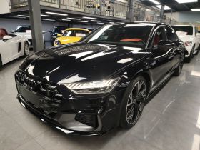 奥迪A7L 2024款 45 TFSI quattro 黑武士版