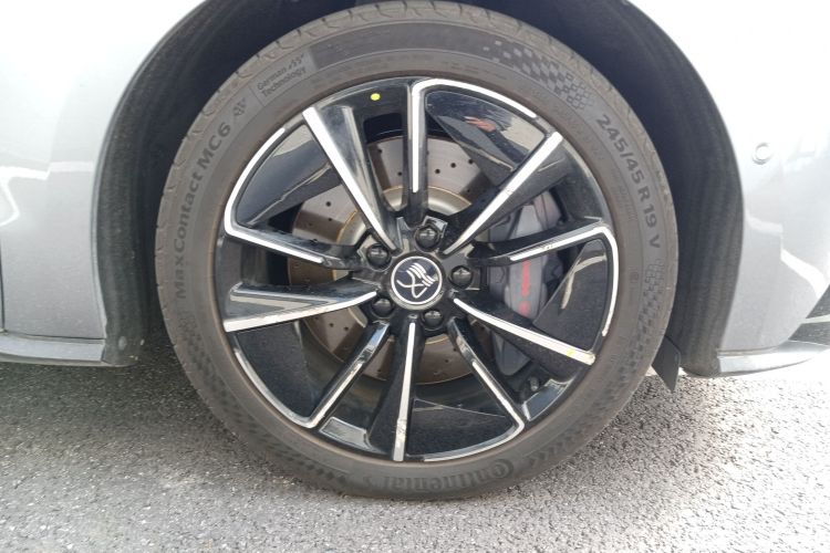 比亚迪 汉 2020款 EV 四驱高性能版旗舰型车身外观10