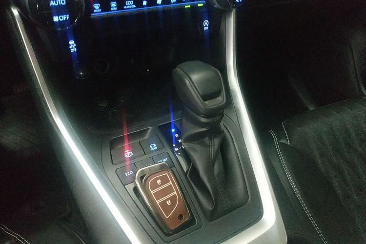 丰田 RAV4荣放 2020款 2.0L CVT两驱风尚版局部细节18