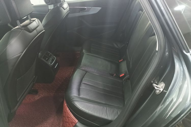 奥迪A4L 2020款 40 TFSI 豪华动感型中控内饰7004