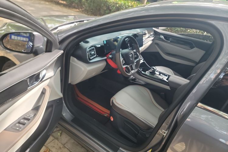 比亚迪 秦PLUS 2024款 荣耀版 EV 420KM领先型中控内饰7003