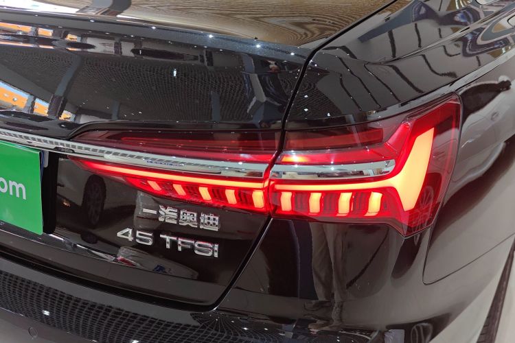 奥迪A6L 2023款 40 TFSI 豪华动感型车身外观9