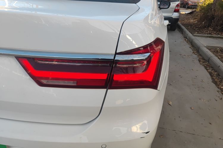 比亚迪 秦 2019款 1.5L 自动豪华型车身外观9