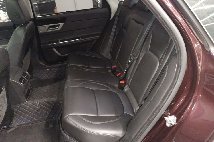 捷豹XFL 2020款 XFL 2.0T P200 两驱精英版中控内饰7003