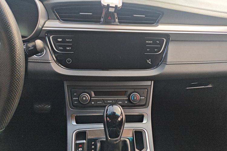 吉利汽车 帝豪 2018款 1.5L CVT向上互联版中控内饰16