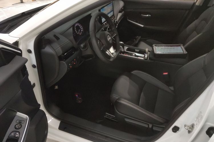 日产 轩逸 2023款 1.6L CVT悦享版中控内饰7003