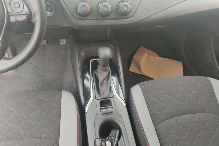 丰田 卡罗拉 2023款 1.2T 先锋版中控内饰18