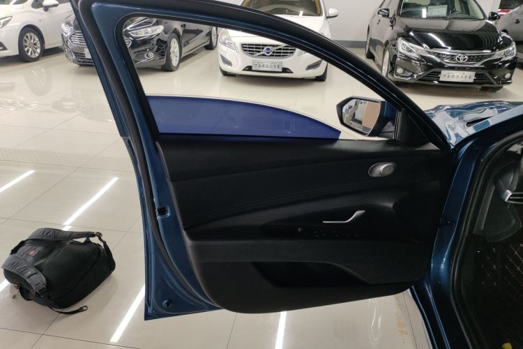 现代 伊兰特 2022款 1.5L CVT GLX精英版中控内饰7007