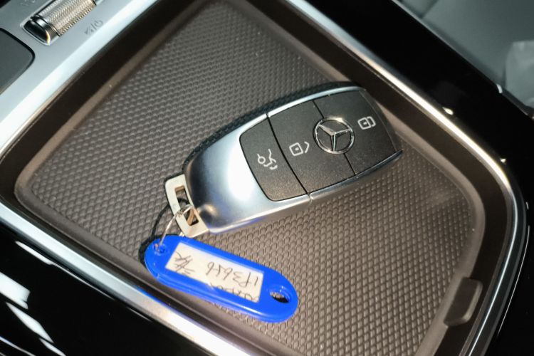 奔驰GLA 2024款 GLA 200中控内饰7001