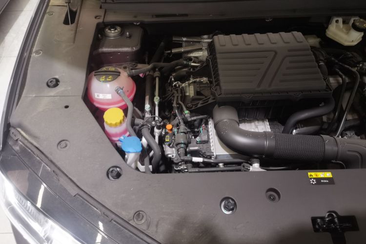 捷途山海L6 2024款 1.5TD DHT MAX机舱底盘25