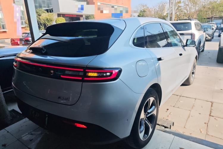 鸿蒙智行 问界M5 2022款 增程四驱性能版车身外观6005