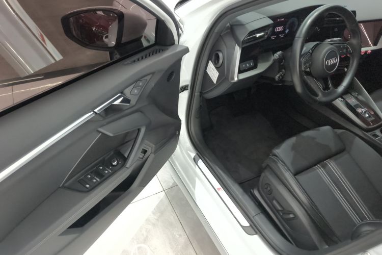 奥迪A3 2024款 Sportback 35 TFSI 时尚运动型中控内饰7003