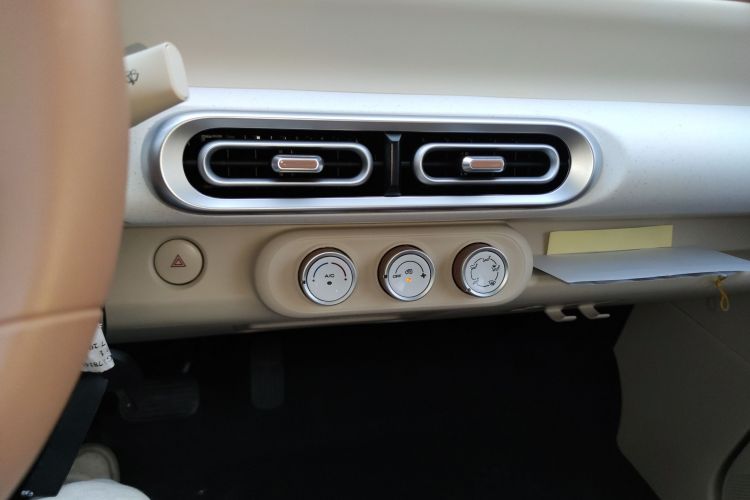 五菱汽车 宏光MINIEV 2024款 第三代 215km 青春版中控内饰16