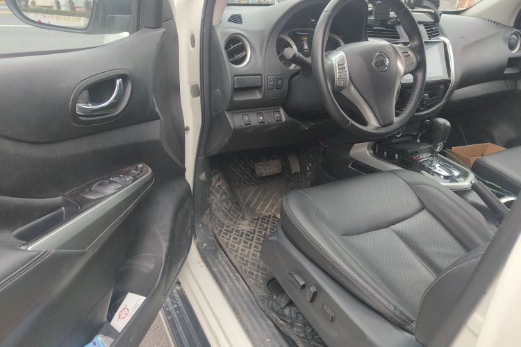 日产 途达 2020款 2.5L XV 4WD 自动四驱旗舰版中控内饰7003