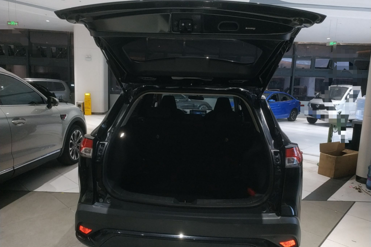 丰田 锋兰达 2023款 2.0L CVT精英版局部细节23