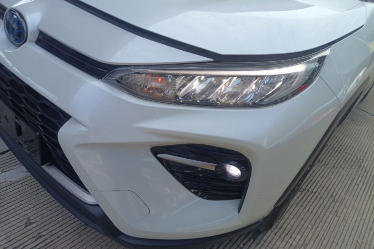 丰田 威兰达 2021款 双擎 2.5L E-CVT四驱豪华版局部细节36