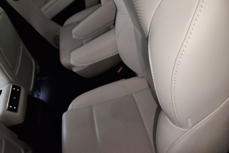 理想汽车 理想L8 2024款 Pro中控内饰21