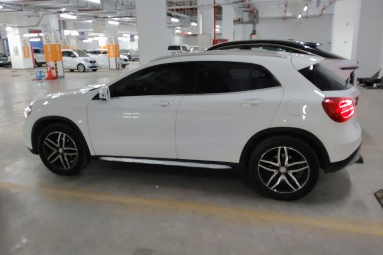 奔驰GLA 2016款 GLA 200 时尚型车身外观4