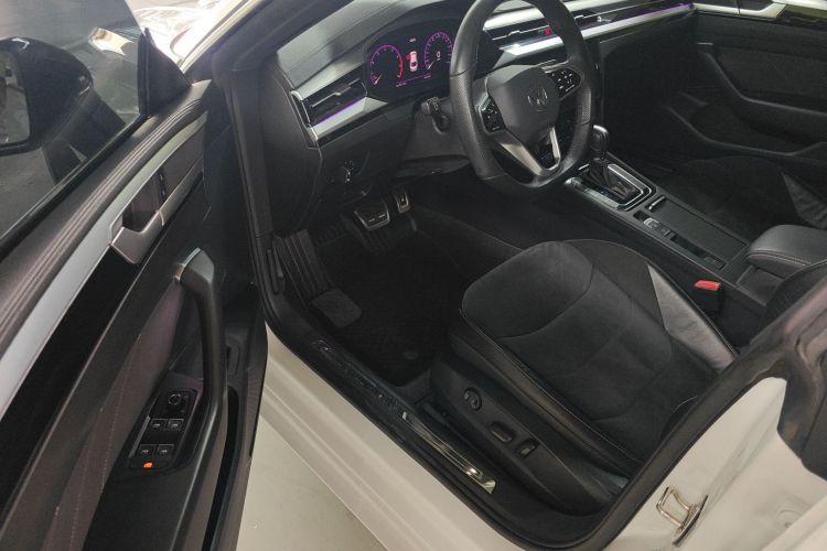 一汽-大众CC 2021款 330TSI 炫目版中控内饰20