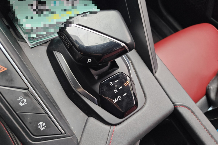 领克06 2020款 1.5T 劲Pro中控内饰18