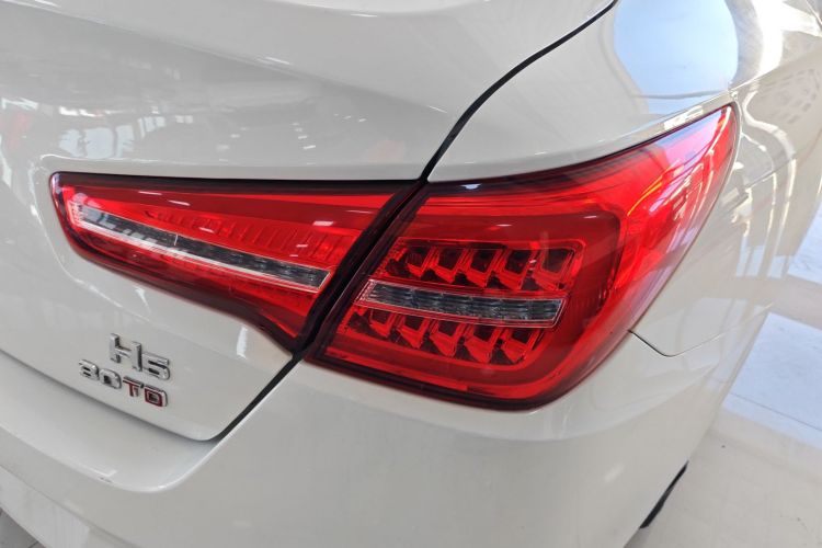 红旗H5 2018款 30TD 型动版车身外观6006