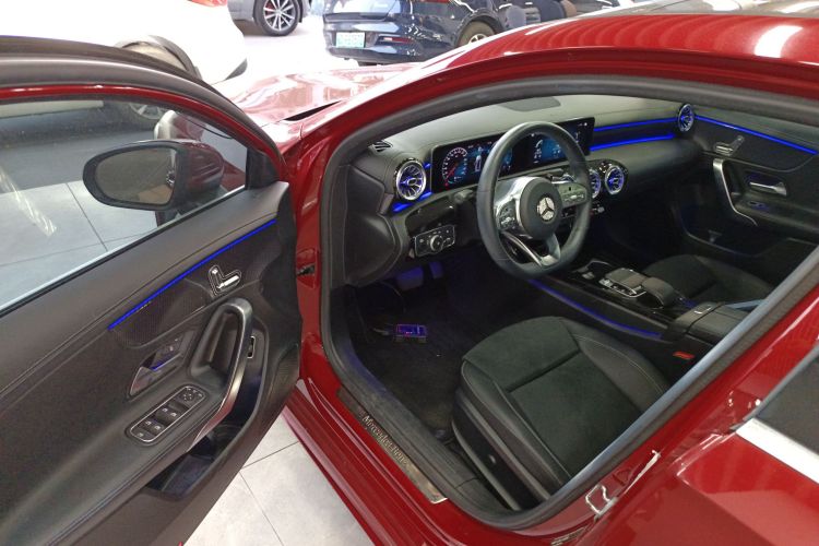 奔驰A级 2020款 A 200 L 运动轿车中控内饰20