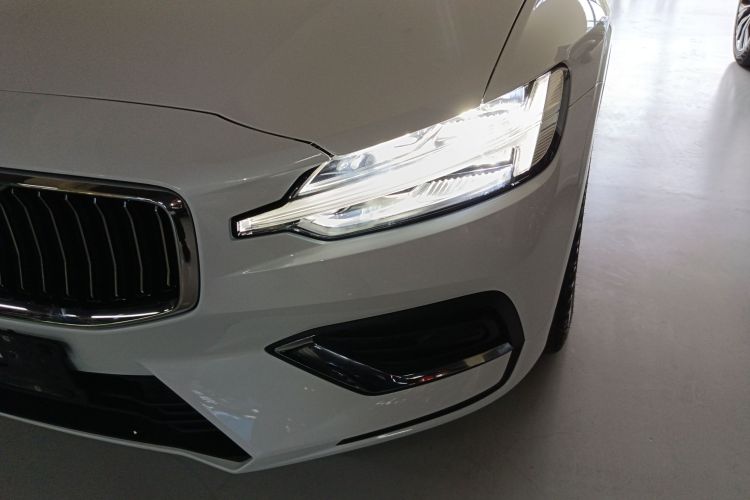 沃尔沃V60 2024款 B5 智远豪华版车身外观36