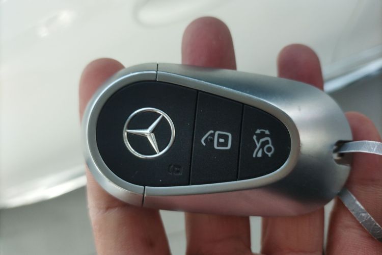 奔驰C级 2022款 C 200 L 运动版中控内饰11